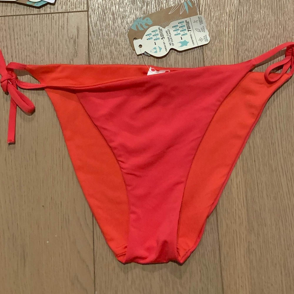 NWT Calzedonia Indonesia Bikini Bottom Red